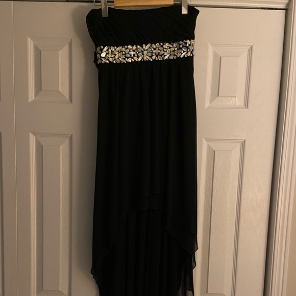 Dresses & Skirts - City Triangles Black One shoulder dress